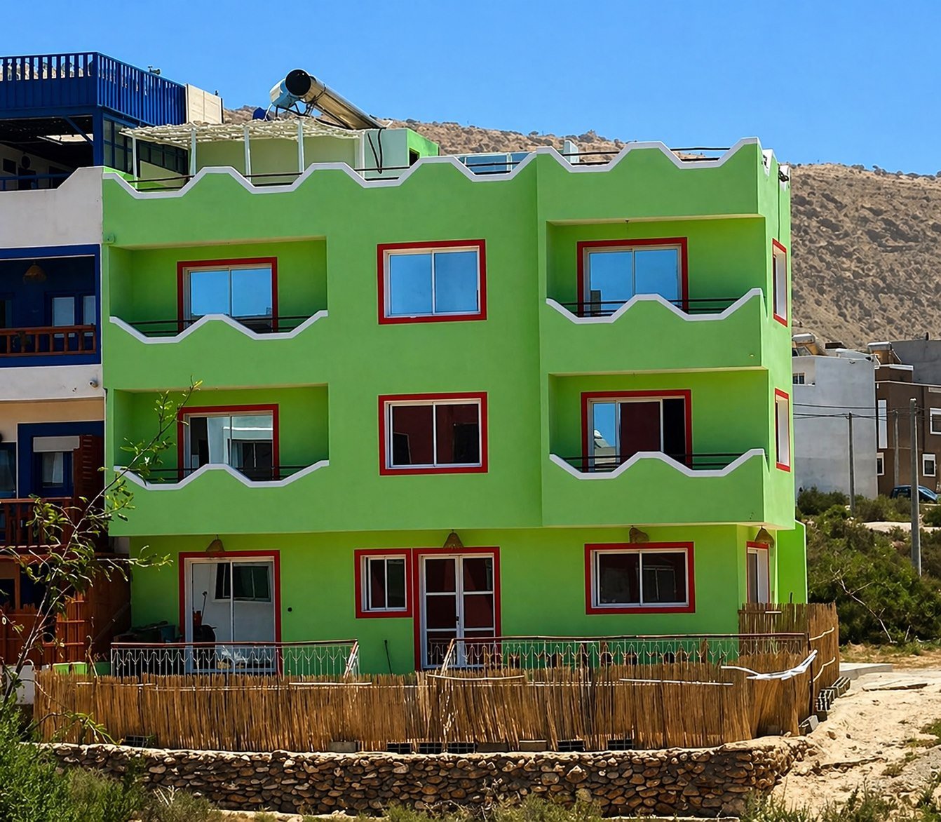 Front view of Dar Mouja green house in Imsouane for the Ride and Rest stay